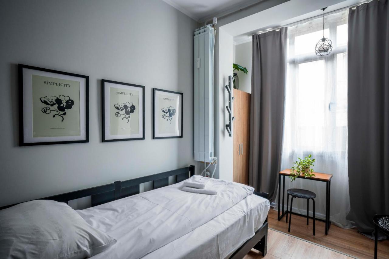 Tom Thumb & Thumbelina ~ 2 Private Rooms In Sofia Center Luaran gambar
